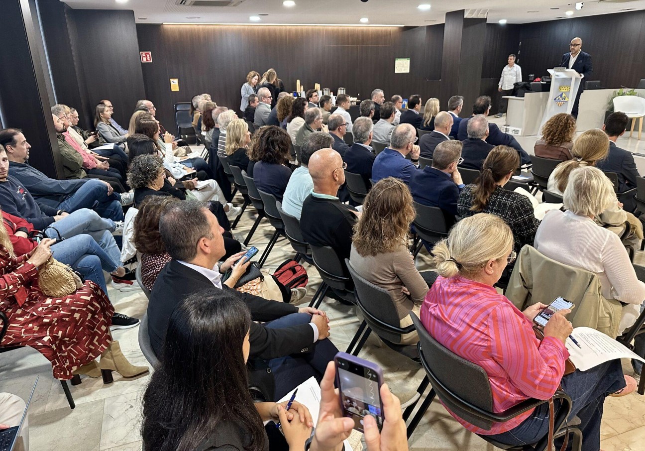 Finques Riart participa de “Els HUT, l’allotjament preferit de les famílies catalanes, a debat” Finques-Riart-participa-de-“Els-HUT,-l’allotjament-preferit-de-les-famílies-catalanes,-a-debat”