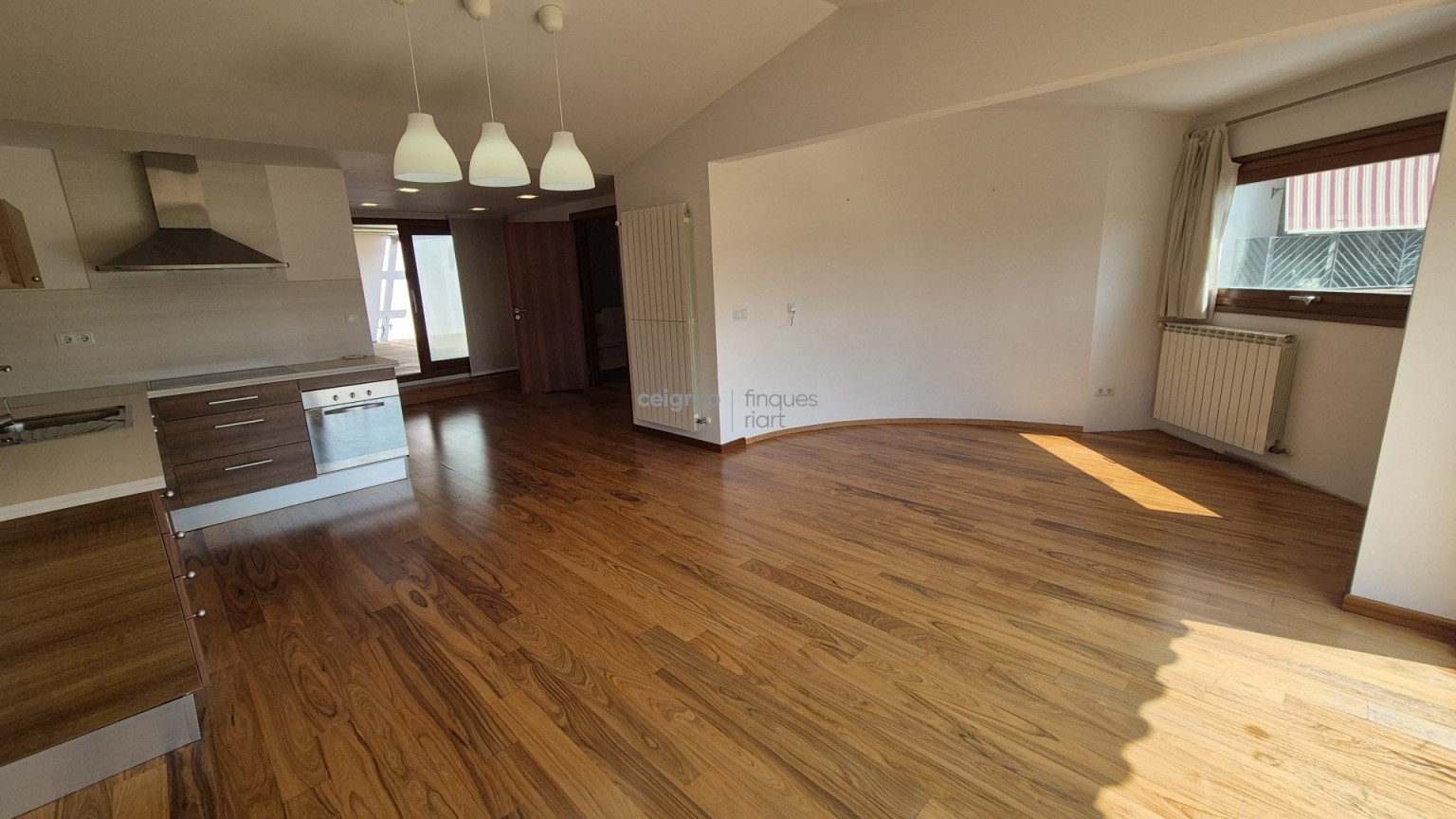 Casa totalment reformada a Palamós amb una gran terrassa