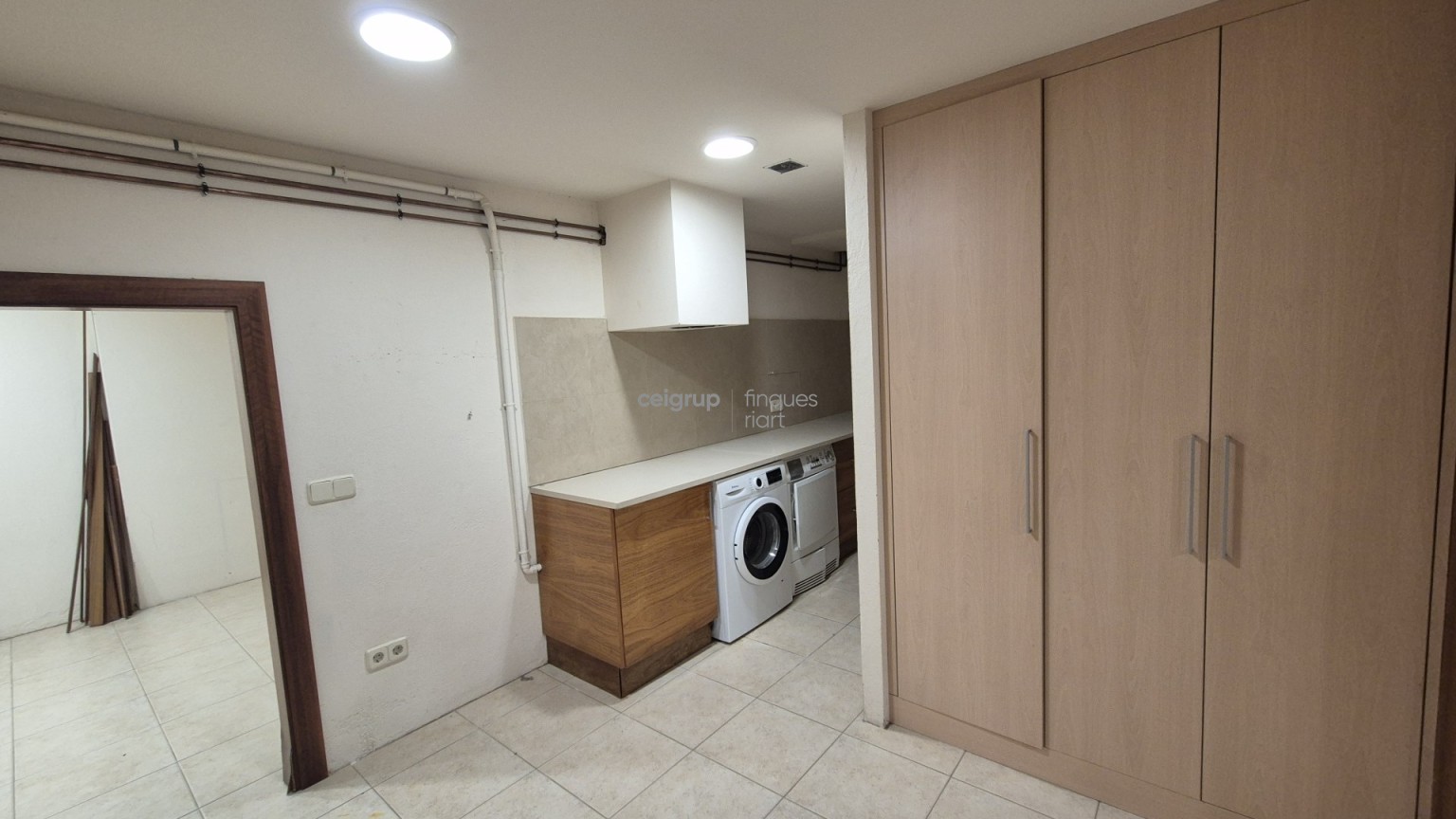 Casa totalment reformada a Palamós amb una gran terrassa
