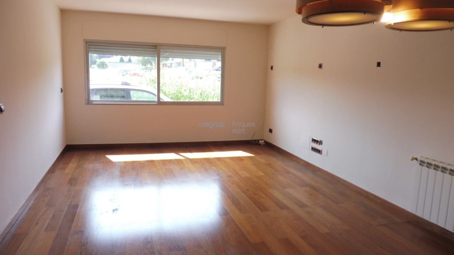 Casa totalment reformada a Palamós amb una gran terrassa
