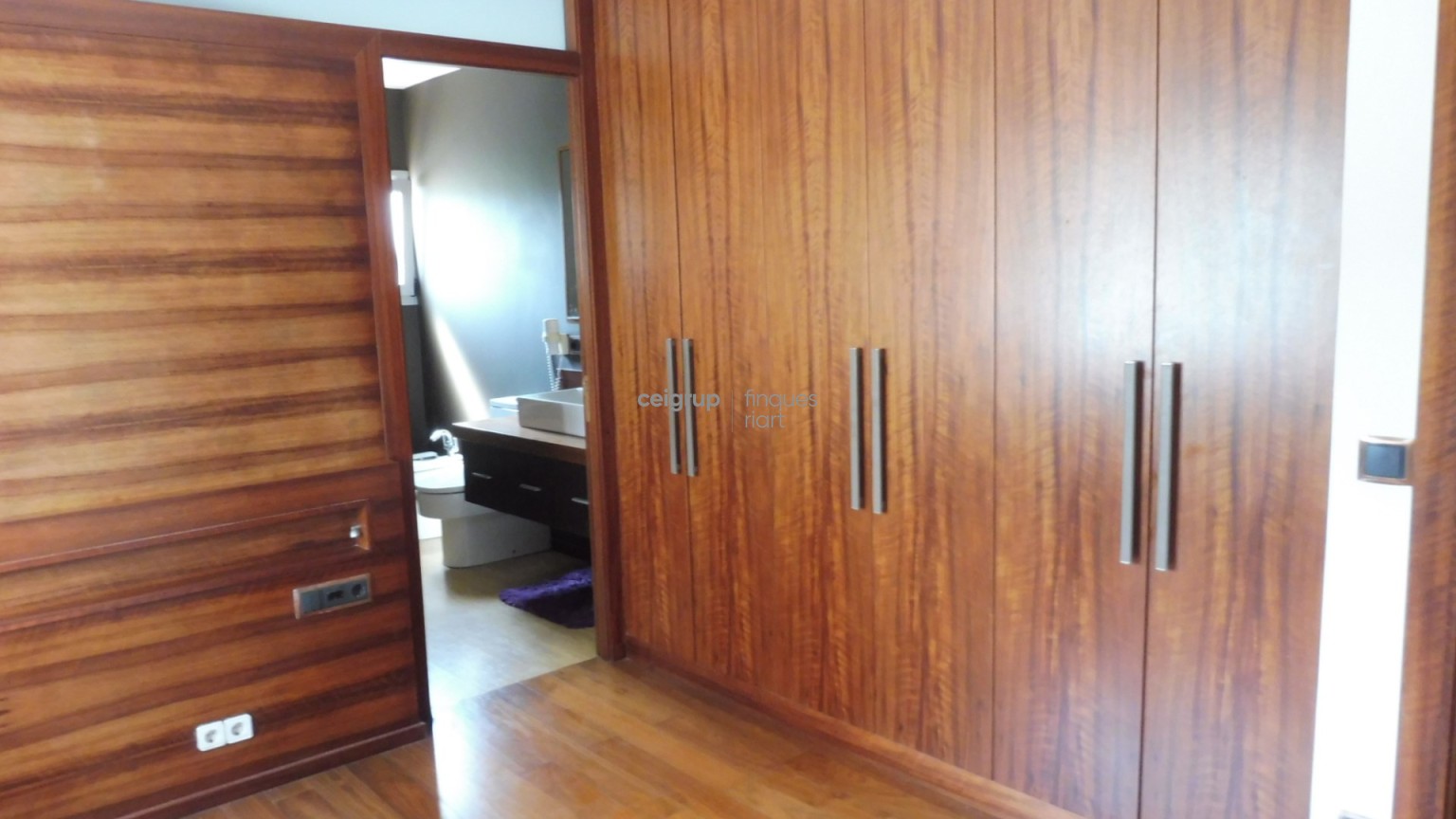 Casa totalment reformada a Palamós amb una gran terrassa