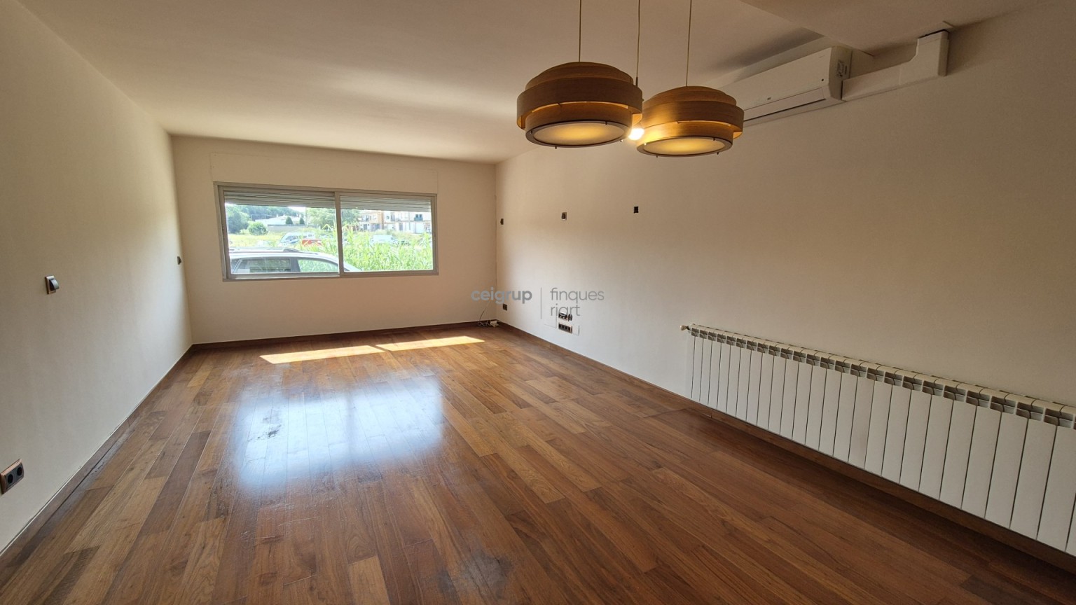 Casa totalment reformada a Palamós amb una gran terrassa