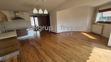 Casa totalment reformada a Palamós amb una gran terrassa