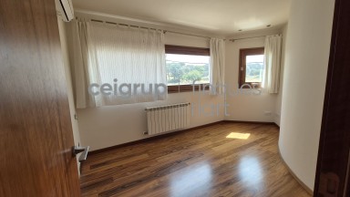 Casa totalment reformada a Palamós amb una gran terrassa