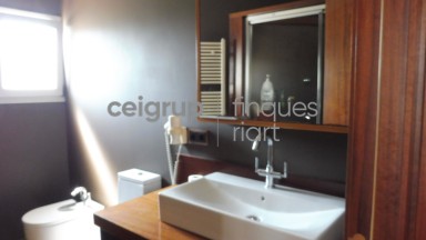 Casa totalment reformada a Palamós amb una gran terrassa