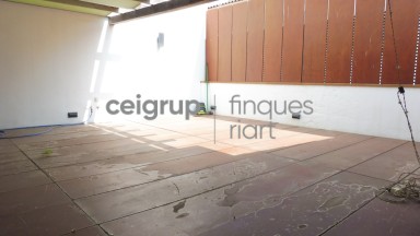 Casa totalment reformada a Palamós amb una gran terrassa