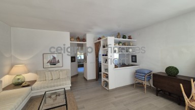 Apartamento con jardines y piscina comunitarios