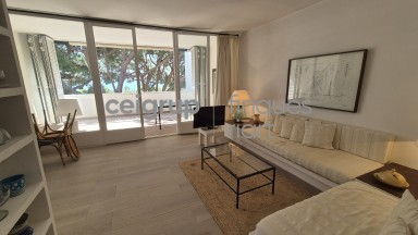 Apartamento con jardines y piscina comunitarios