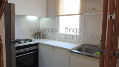 Apartamento con jardines y piscina comunitarios