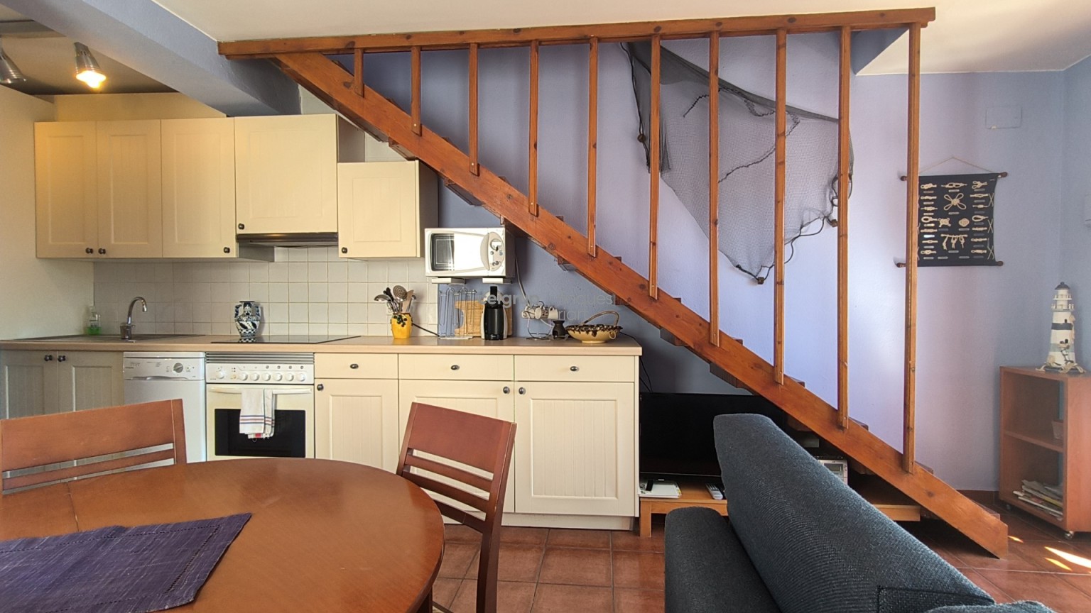 Amb piscina comunitaria a prop del Mar.	