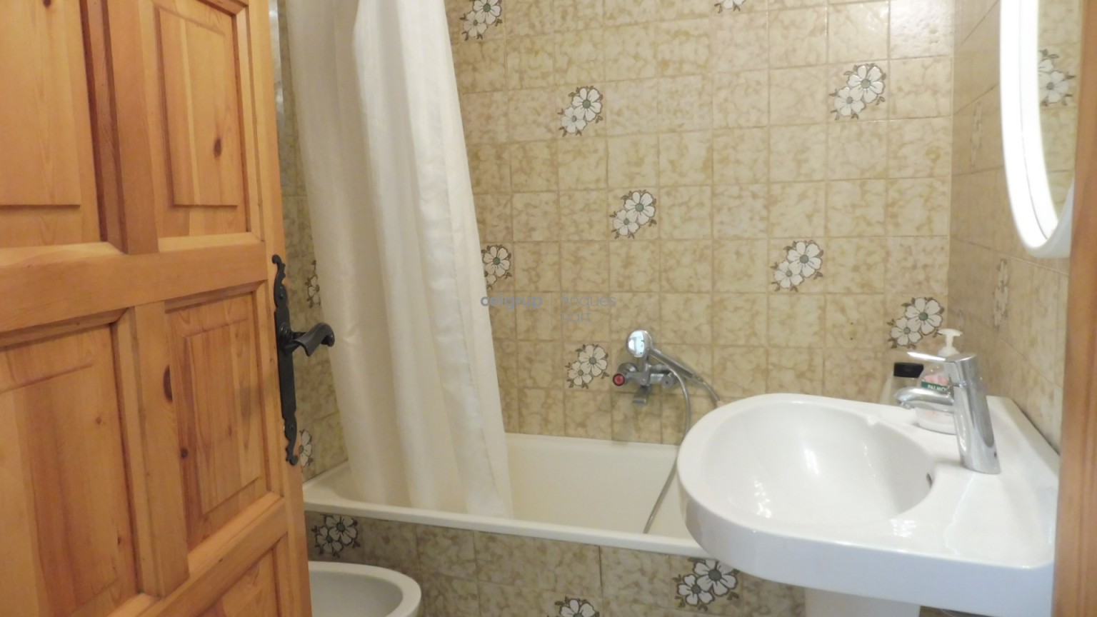 FANTÀSTICA PLANTA BAIXA AL COSTAT DEL MAR	