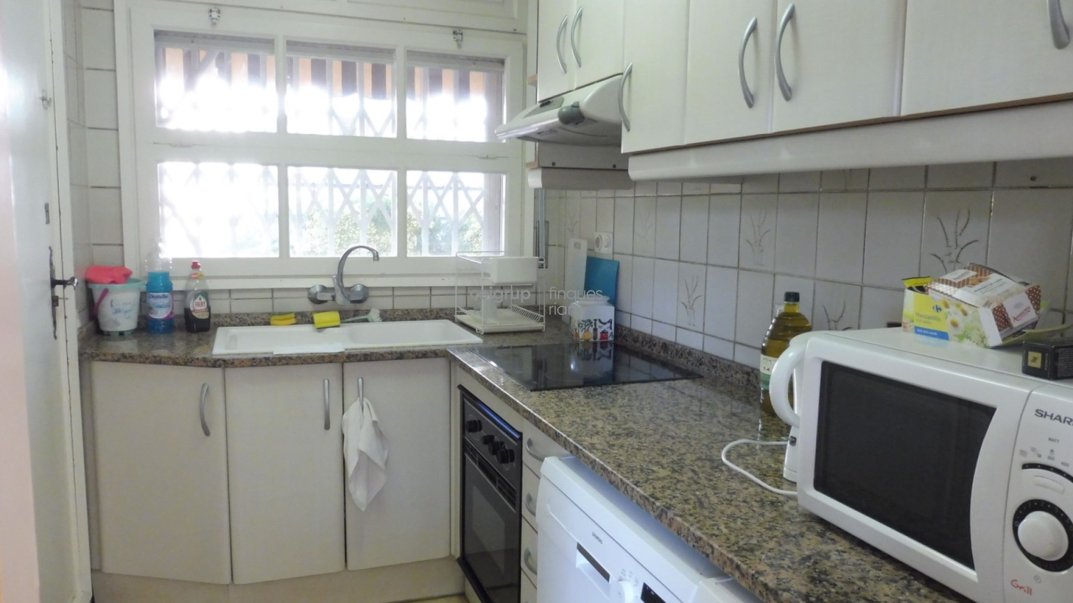 FANTÀSTICA PLANTA BAIXA AL COSTAT DEL MAR	