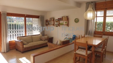 FANTÀSTICA PLANTA BAIXA AL COSTAT DEL MAR	