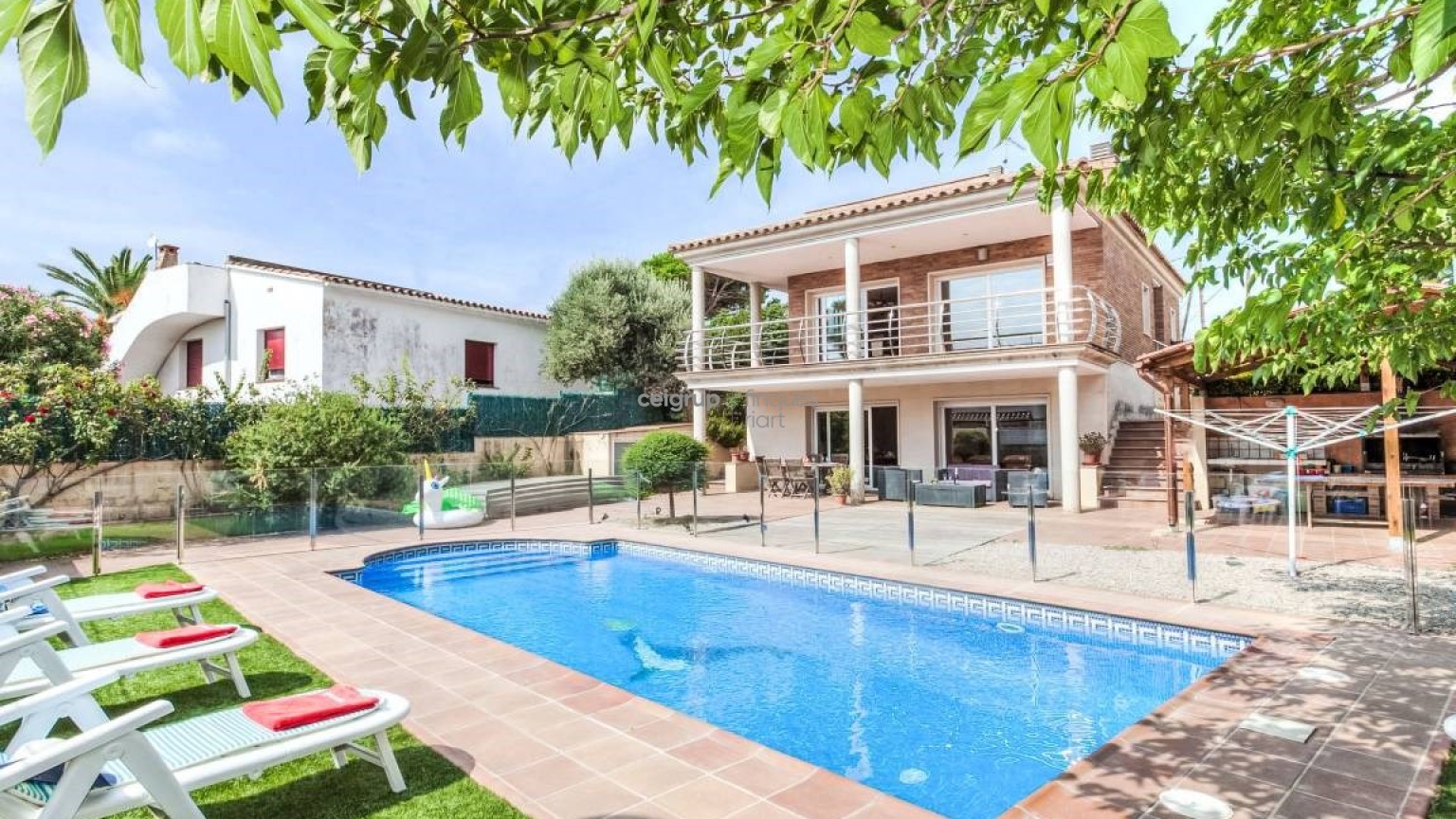 WONDERFUL HOUSE WITH POOL