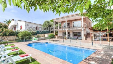 WONDERFUL HOUSE WITH POOL