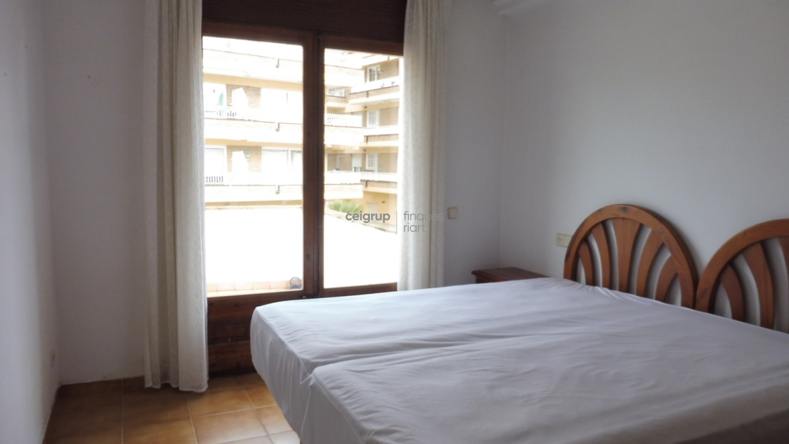 CASA ADOSADA CON PISCINA COMUNITARIA AL LADO DEL MAR