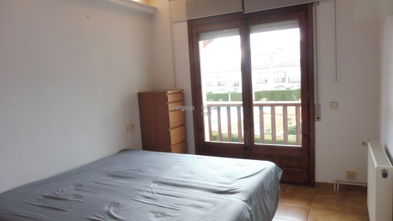 CASA ADOSADA CON PISCINA COMUNITARIA AL LADO DEL MAR