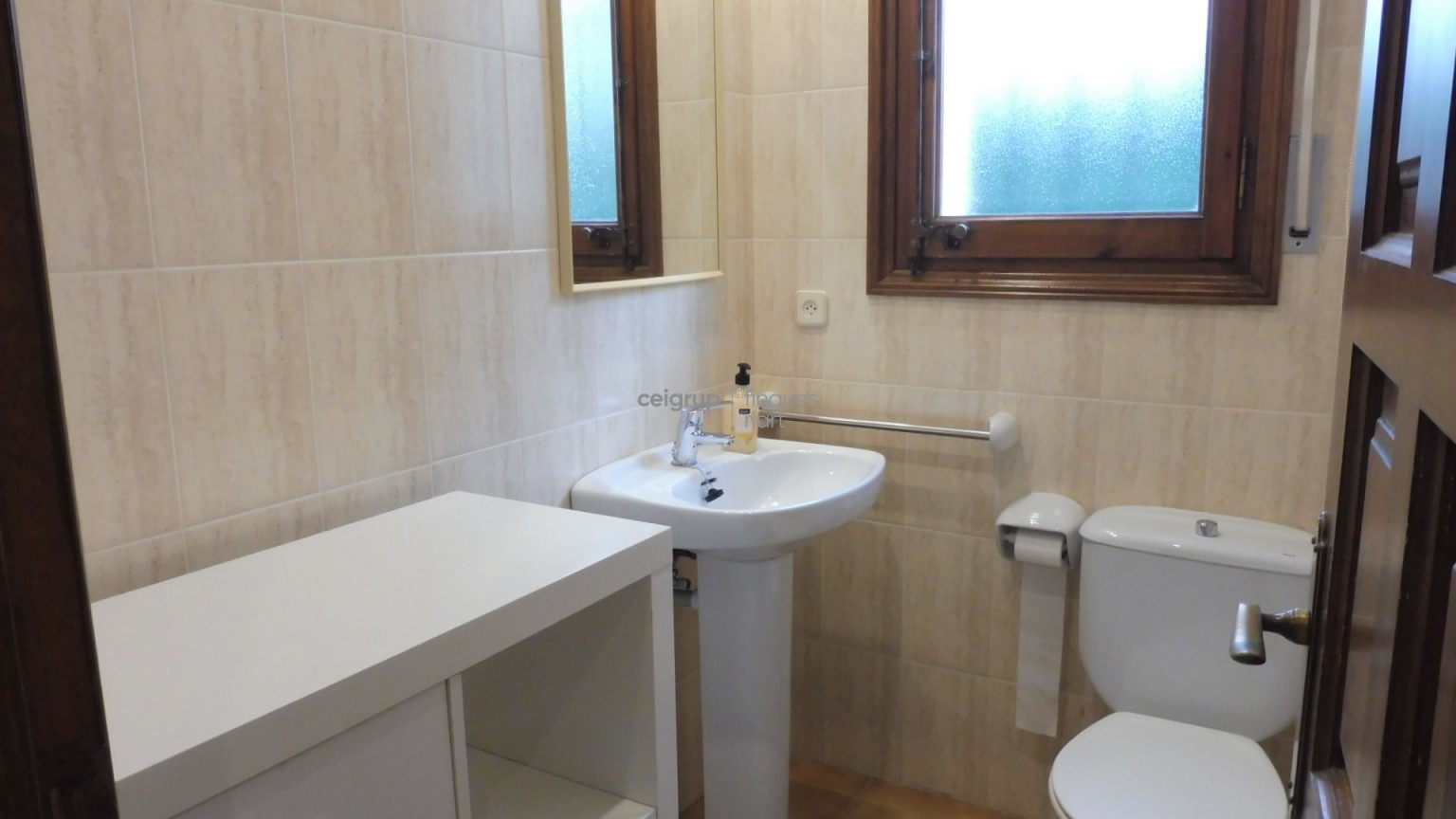 CASA ADOSADA CON PISCINA COMUNITARIA AL LADO DEL MAR