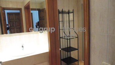 CASA ADOSADA CON PISCINA COMUNITARIA AL LADO DEL MAR