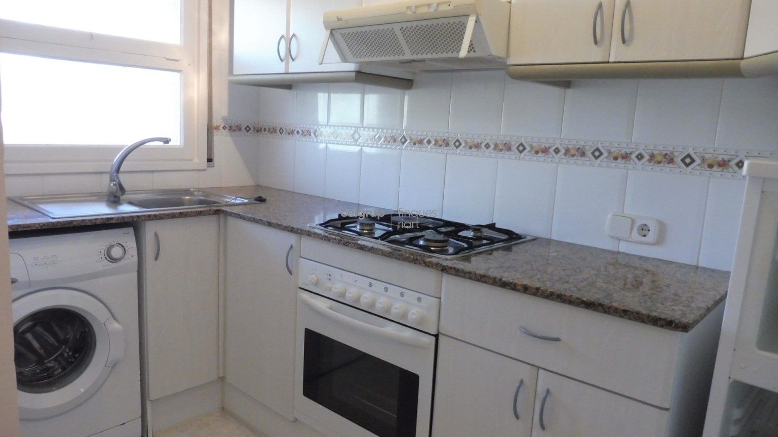 A PERFECT TERRACE WITH SEA VIEWS