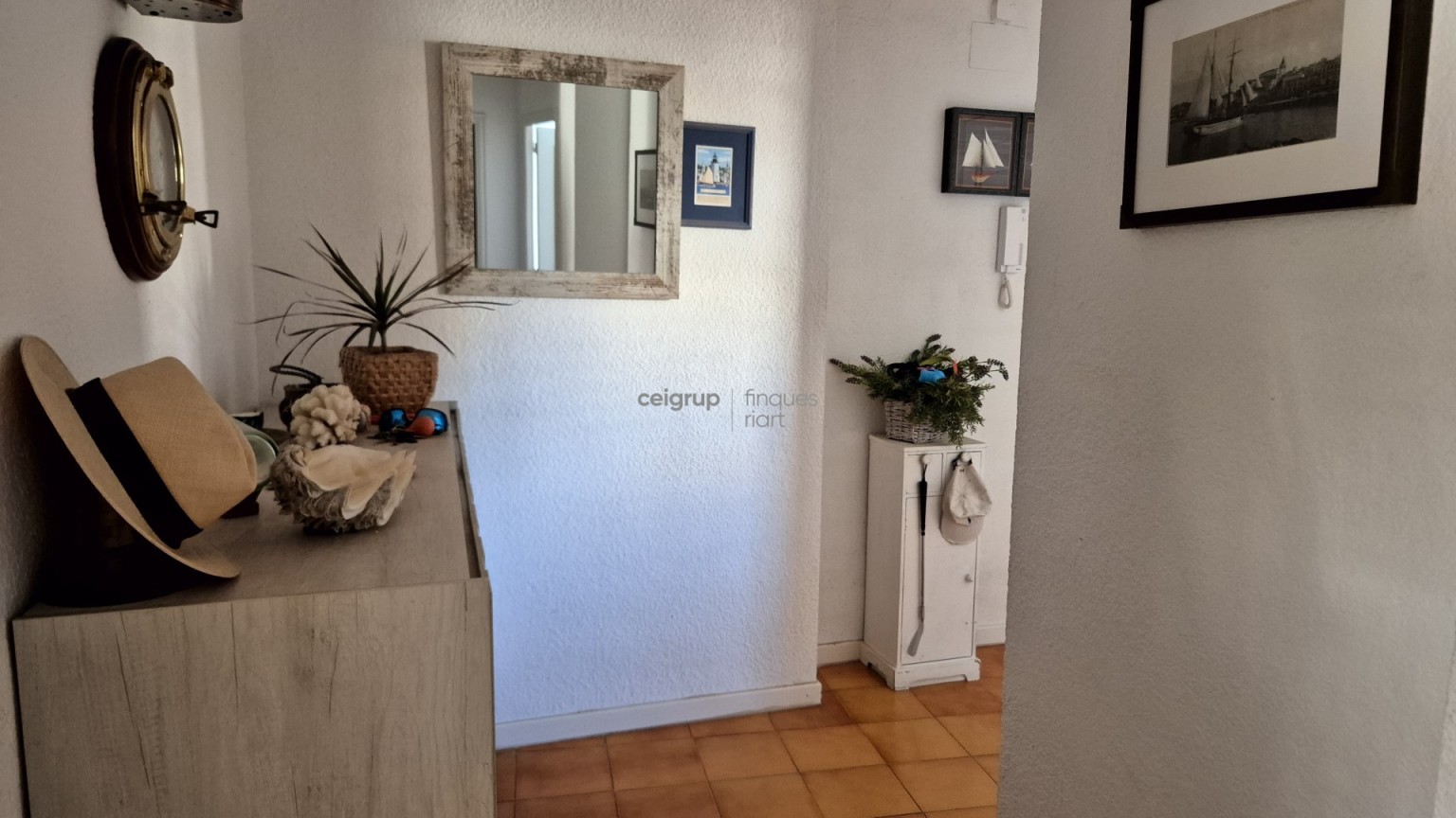FANTÀSTICA PROPIETAT DAVANT DEL MAR