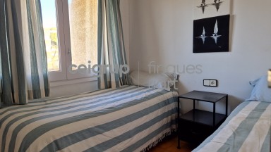 FANTÀSTICA PROPIETAT DAVANT DEL MAR
